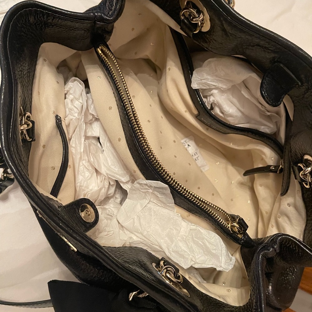 Kate Spade Handbag. - Picture 3 of 4